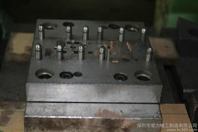 深圳市雙力精工制造 五金模具 精密模具制造 模具設(shè)計(jì) 五金連續(xù)模 模具材質(zhì)D2鋼料圖片_高清圖_細(xì)節(jié)圖
